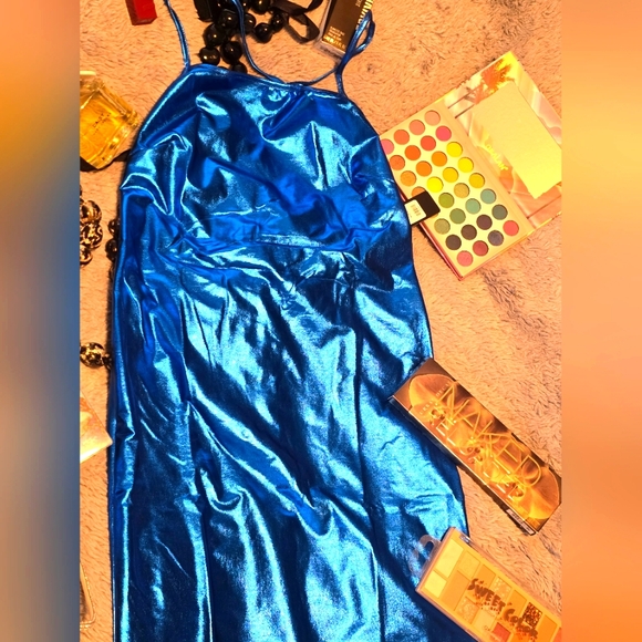 Beautiful Blue Metallic Dress NWT size Medium 🫠 - Picture 5 of 8